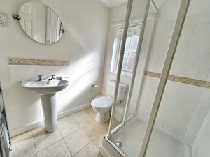 En suite- click for photo gallery